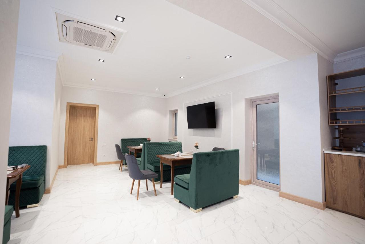 5 Wood Hotel & Spa Tashkent Bagian luar foto